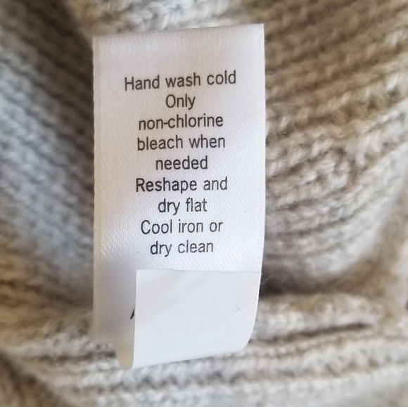 Athleta Wool and Cashmere Crew Neck Sweater - Picture 9 of 9